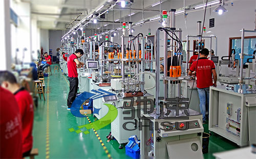 自動(dòng)鎖螺絲機(jī)車(chē)間