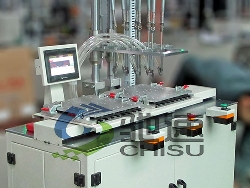 環保地板自動擰螺絲機-8軸位移式