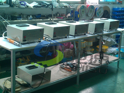 自動鎖螺絲機(jī)車間